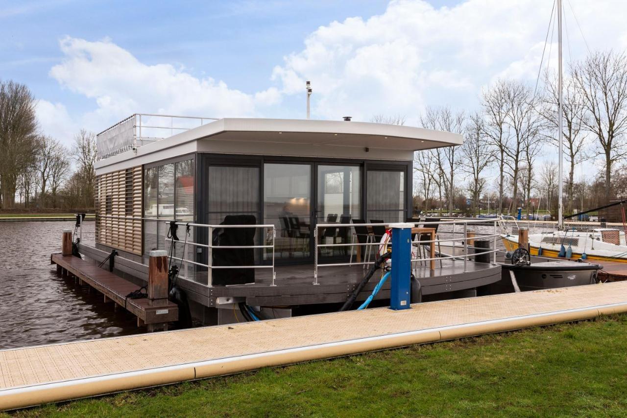 Welcome In - Houseboat 'Elysium' Met Eigen Aanlegsteiger Sneek - Offingawier 외부 사진
