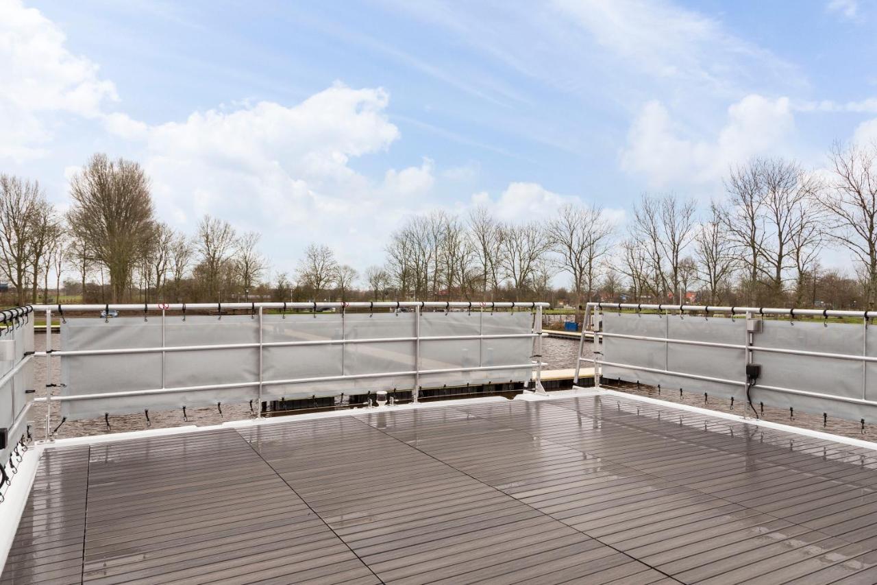 Welcome In - Houseboat 'Elysium' Met Eigen Aanlegsteiger Sneek - Offingawier 외부 사진